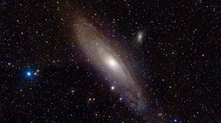 Fisikawan University of Birmingham ciptakan "alam semesta mini" dari atom rubidium untuk membuktikan waktu muncul dari entropi, bukan jam eksternal.