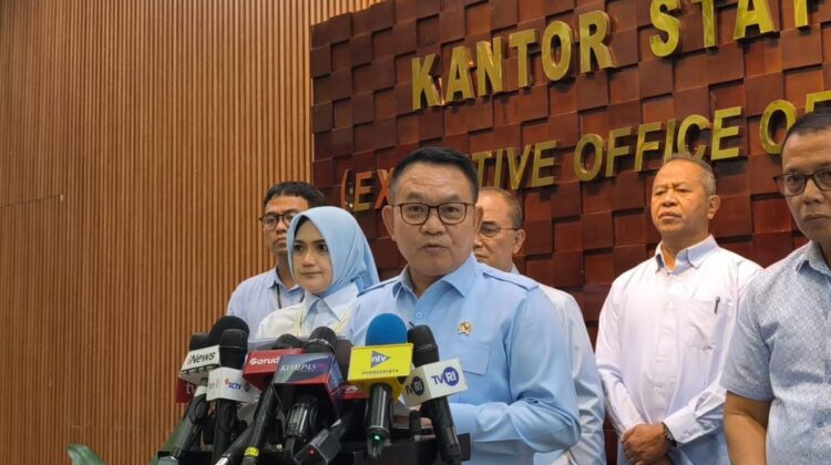 KSP Dudung Abdurachman tegaskan proses hukum bakal menyasar dalang demo bayaran, menyusul klaim Prabowo soal pendanaan aksi demonstrasi.