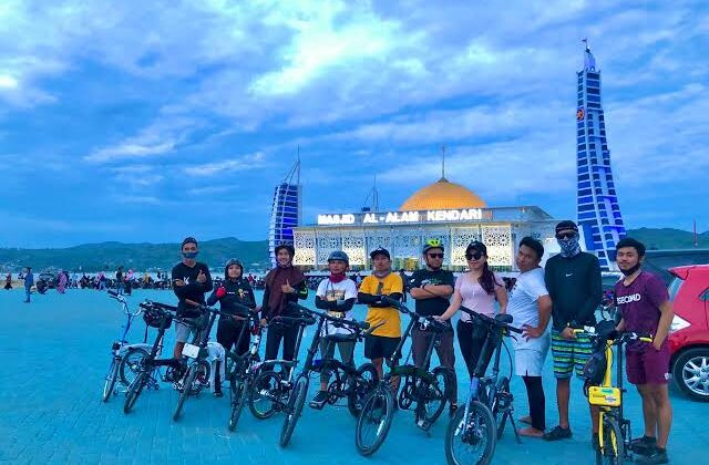 Komunitas bersepeda kian marak di berbagai daerah sebagai bagian gaya hidup sehat. Selain bugar, aktivitas ini juga ramah lingkungan dan kurangi kemacetan.